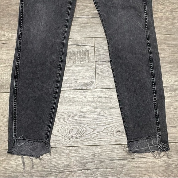 Madewell 10" High-Rise Skinny Jeans Step-Hem Edition SZ 28 Washed Black Raw Hem - Picture 5 of 11